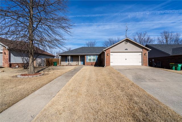 939 Fieldstone Court, Centerton, AR 72719