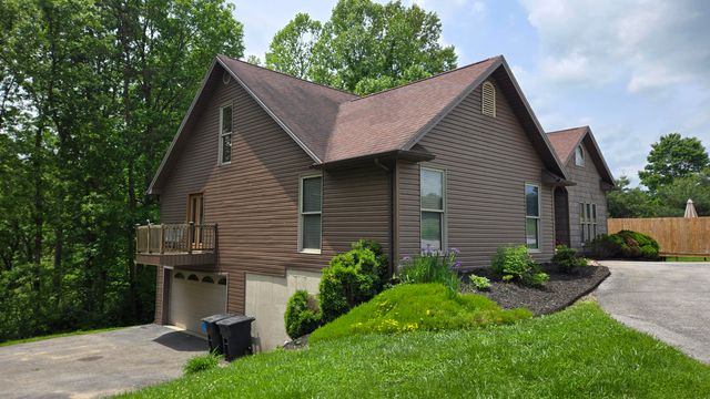 73 Redwood Lane, East Bernstadt, KY 40729