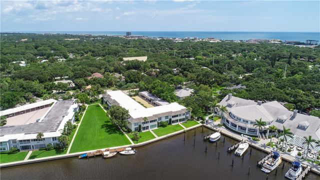 600 Riomar Drive 16, Vero Beach, FL 32963