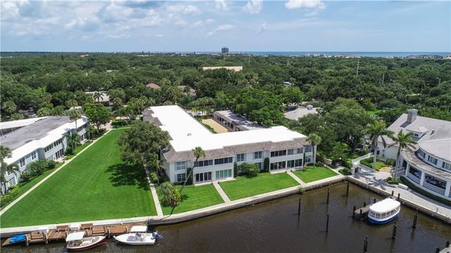600 Riomar Drive 16, Vero Beach, FL 32963