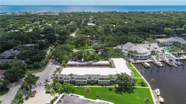 600 Riomar Drive 16, Vero Beach, FL 32963