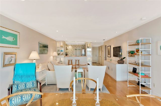 600 Riomar Drive 16, Vero Beach, FL 32963