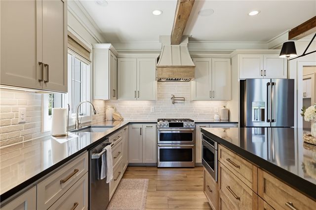 305 Harbor Drive, Seneca, SC 29678