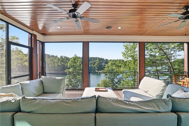 305 Harbor Drive, Seneca, SC 29678