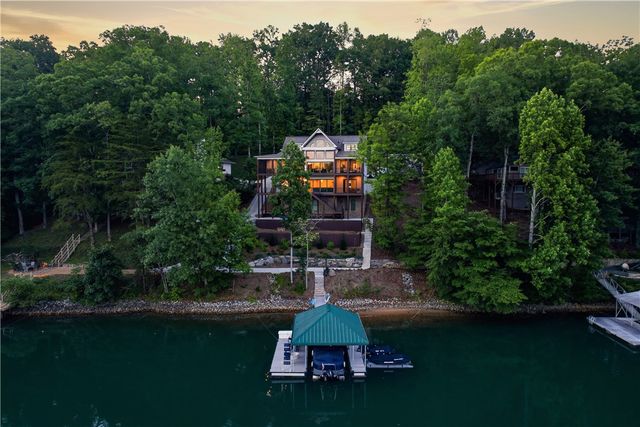 305 Harbor Drive, Seneca, SC 29678
