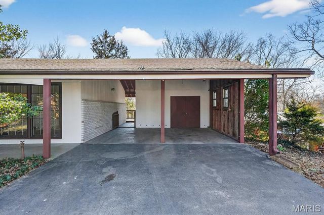 141 Meadowlark Drive, Unincorporated, MO 63146