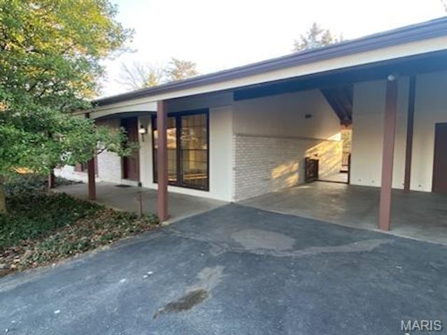 141 Meadowlark Drive, Unincorporated, MO 63146