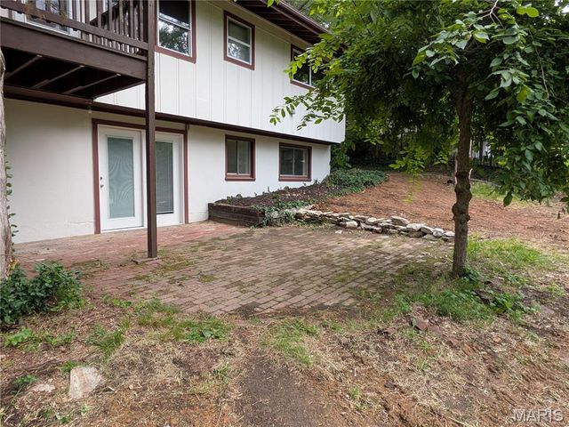 141 Meadowlark Drive, St Louis, MO 63146