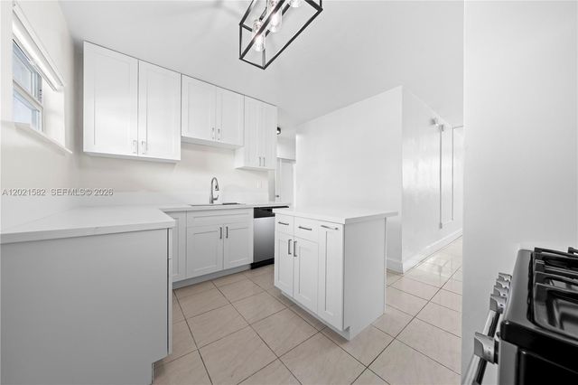 1300 Lincoln Rd D204, Miami Beach, FL 33139