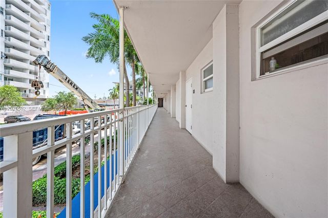 1300 Lincoln Rd D204, Miami Beach, FL 33139