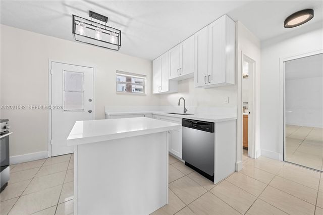 1300 Lincoln Rd D204, Miami Beach, FL 33139