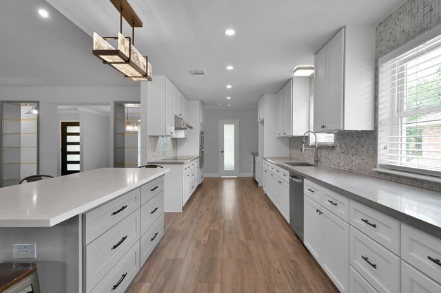 2806 Triway Lane, Houston, TX 77043