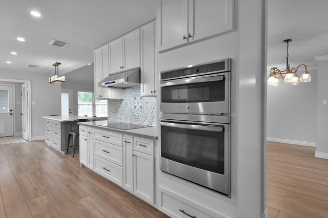 2806 Triway Lane, Houston, TX 77043