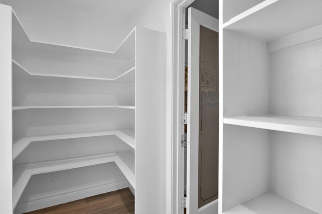 2806 Triway Lane, Houston, TX 77043