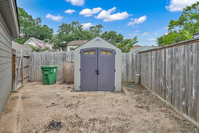 2806 Triway Lane, Houston, TX 77043