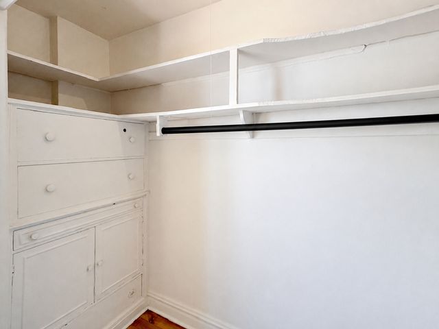 1205 W Sherwin Avenue 500, Chicago, IL 60626