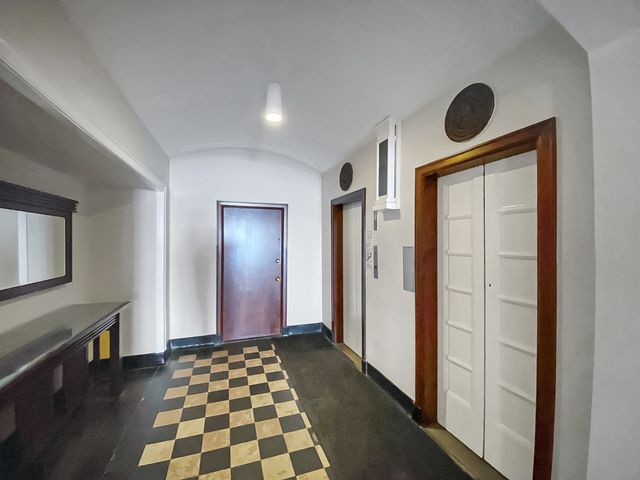 1205 W Sherwin Avenue 500, Chicago, IL 60626