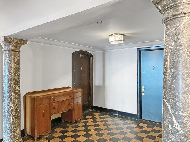 1205 W Sherwin Avenue 500, Chicago, IL 60626