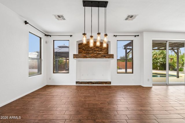 2801 E LINDRICK Drive, Chandler, AZ 85249