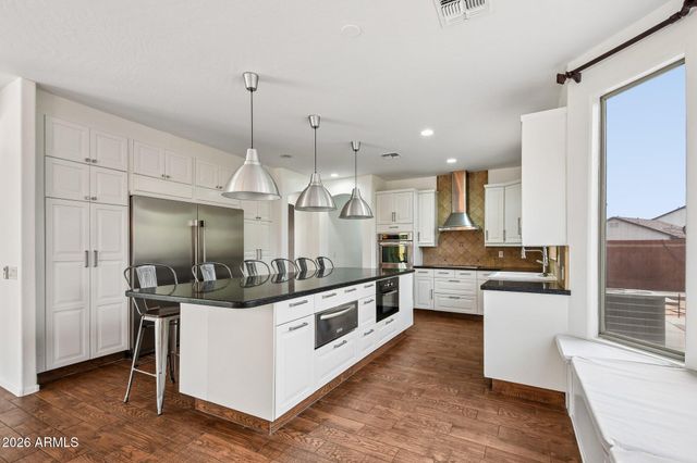 2801 E LINDRICK Drive, Chandler, AZ 85249