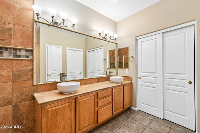 2801 E LINDRICK Drive, Chandler, AZ 85249