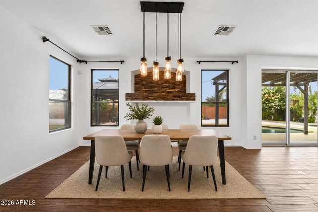 2801 E LINDRICK Drive, Chandler, AZ 85249