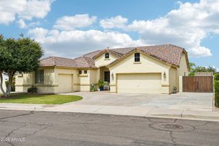 2801 E LINDRICK Drive, Chandler, AZ 85249
