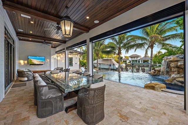942 Pompano Drive, Jupiter, FL 33458