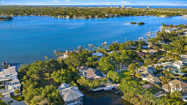 942 Pompano Drive, Jupiter, FL 33458