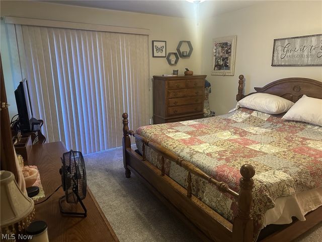812 Brentwood Drive, Belpre, OH 45714