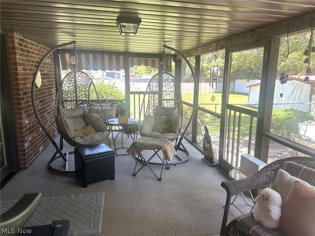 812 Brentwood Drive, Belpre, OH 45714