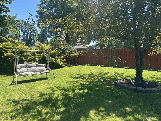 812 Brentwood Drive, Belpre, OH 45714