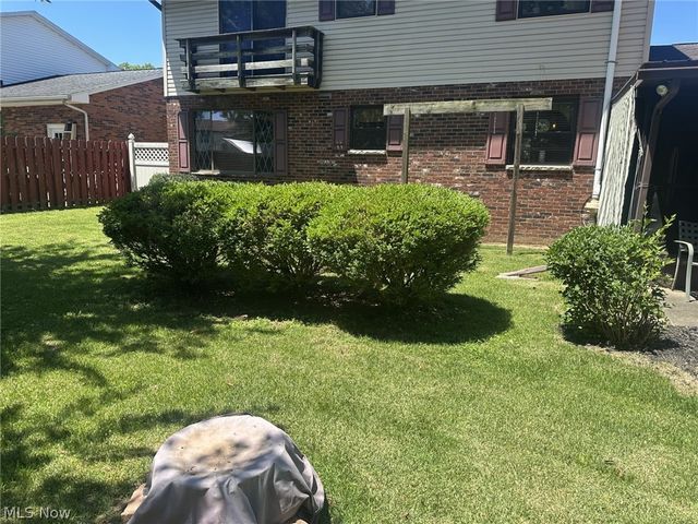 812 Brentwood Drive, Belpre, OH 45714