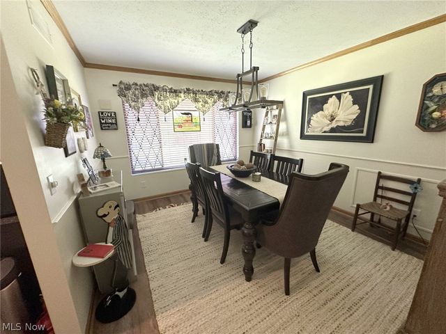 812 Brentwood Drive, Belpre, OH 45714