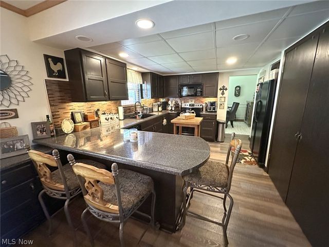 812 Brentwood Drive, Belpre, OH 45714