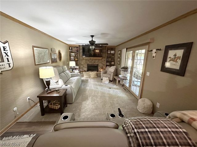 812 Brentwood Drive, Belpre, OH 45714