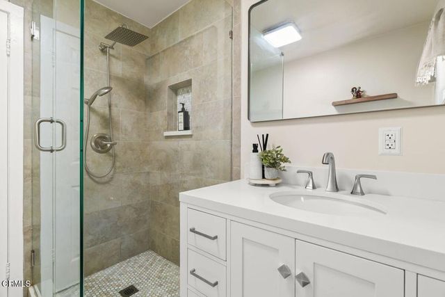 326 Larmier Avenue, Oak View, CA 93022
