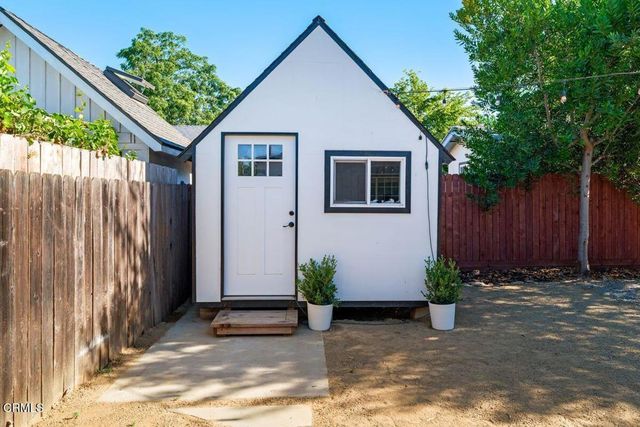 326 Larmier Avenue, Oak View, CA 93022
