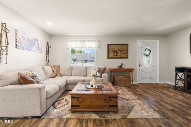326 Larmier Avenue, Oak View, CA 93022