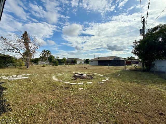 1038 NE Van Loon TER, Cape Coral, FL 33909