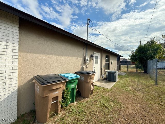 1038 NE Van Loon TER, Cape Coral, FL 33909