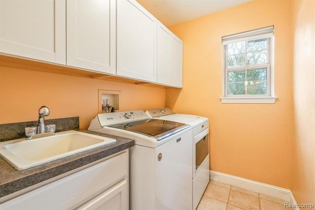 12434 Van Allen Avenue, Belleville, MI 48111