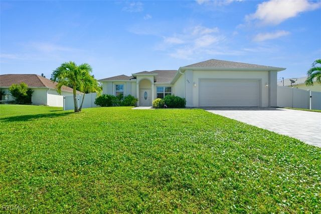 825 SE 5th PL, Cape Coral, FL 33990