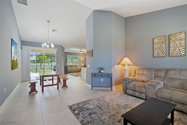 825 SE 5th PL, Cape Coral, FL 33990