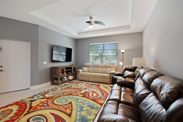 825 SE 5th PL, Cape Coral, FL 33990