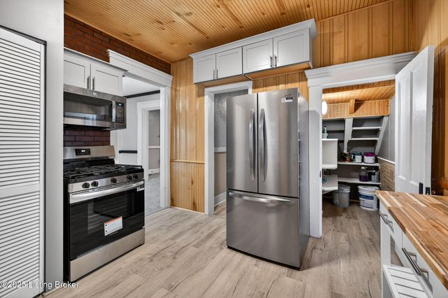 148 Coral Ct, Louisville, KY 40206