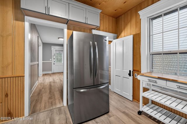 148 Coral Ct, Louisville, KY 40206