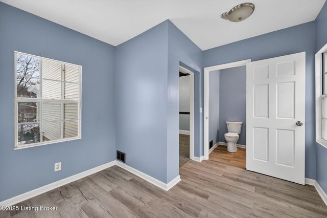 148 Coral Ct, Louisville, KY 40206