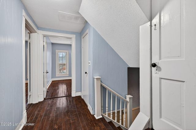 148 Coral Ct, Louisville, KY 40206