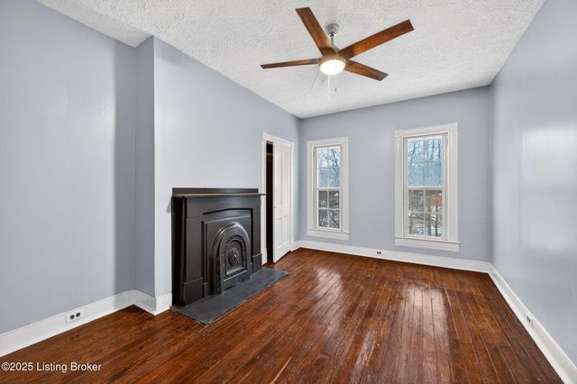 148 Coral Ct, Louisville, KY 40206